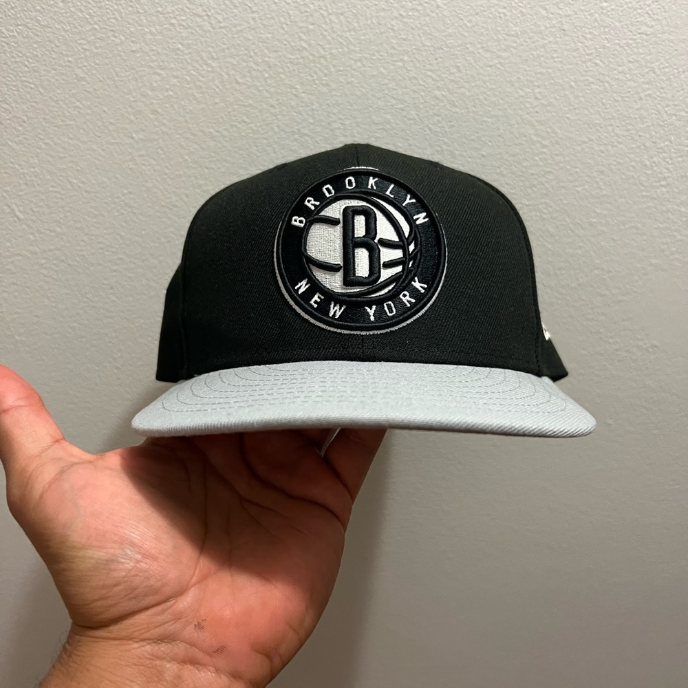 Brooklyn Nets Black and Gray Cap